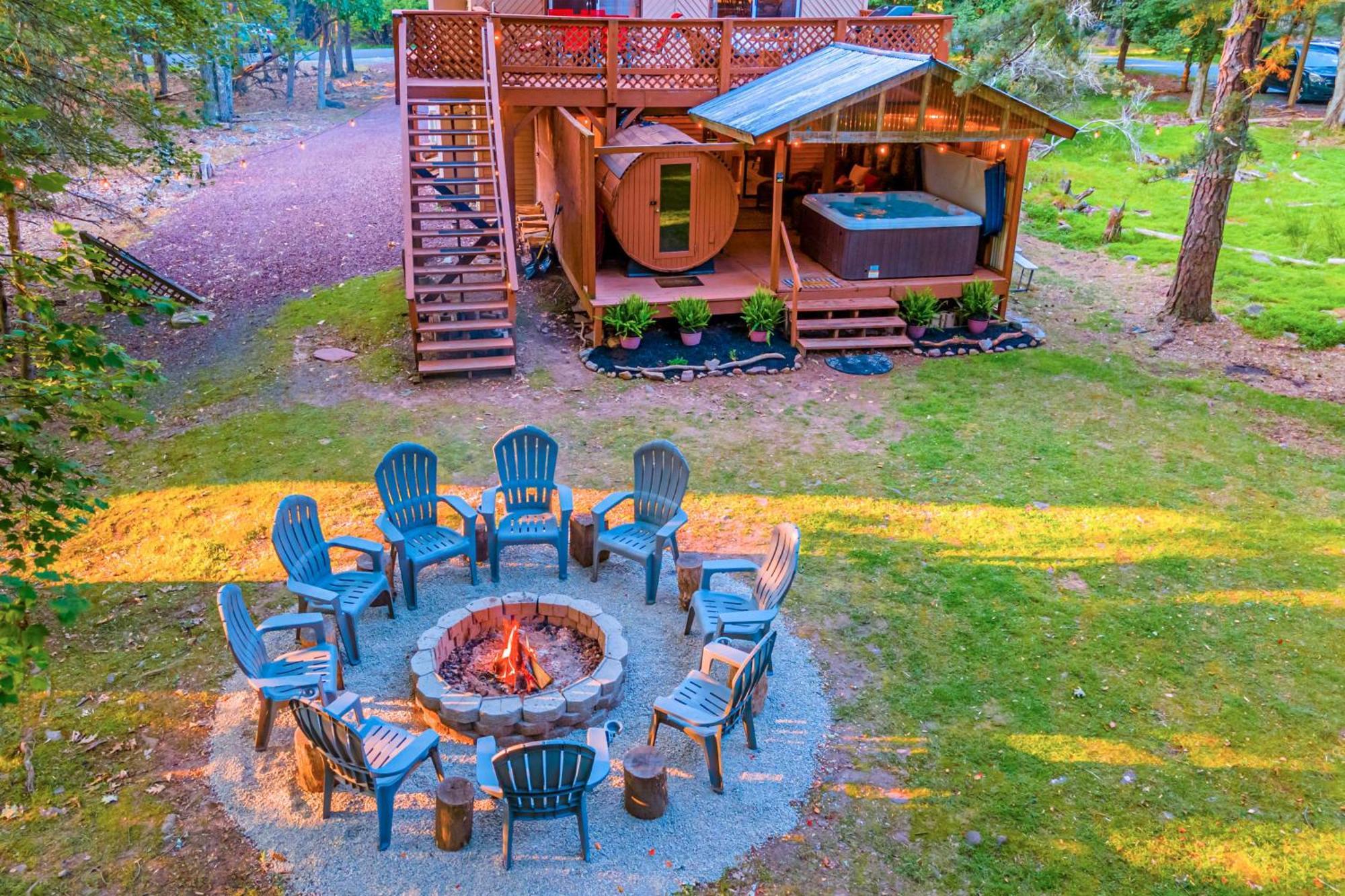 Poconos Ski Retreat With Sauna, Hot Tub, And Game Room Lake Harmony Exterior photo
