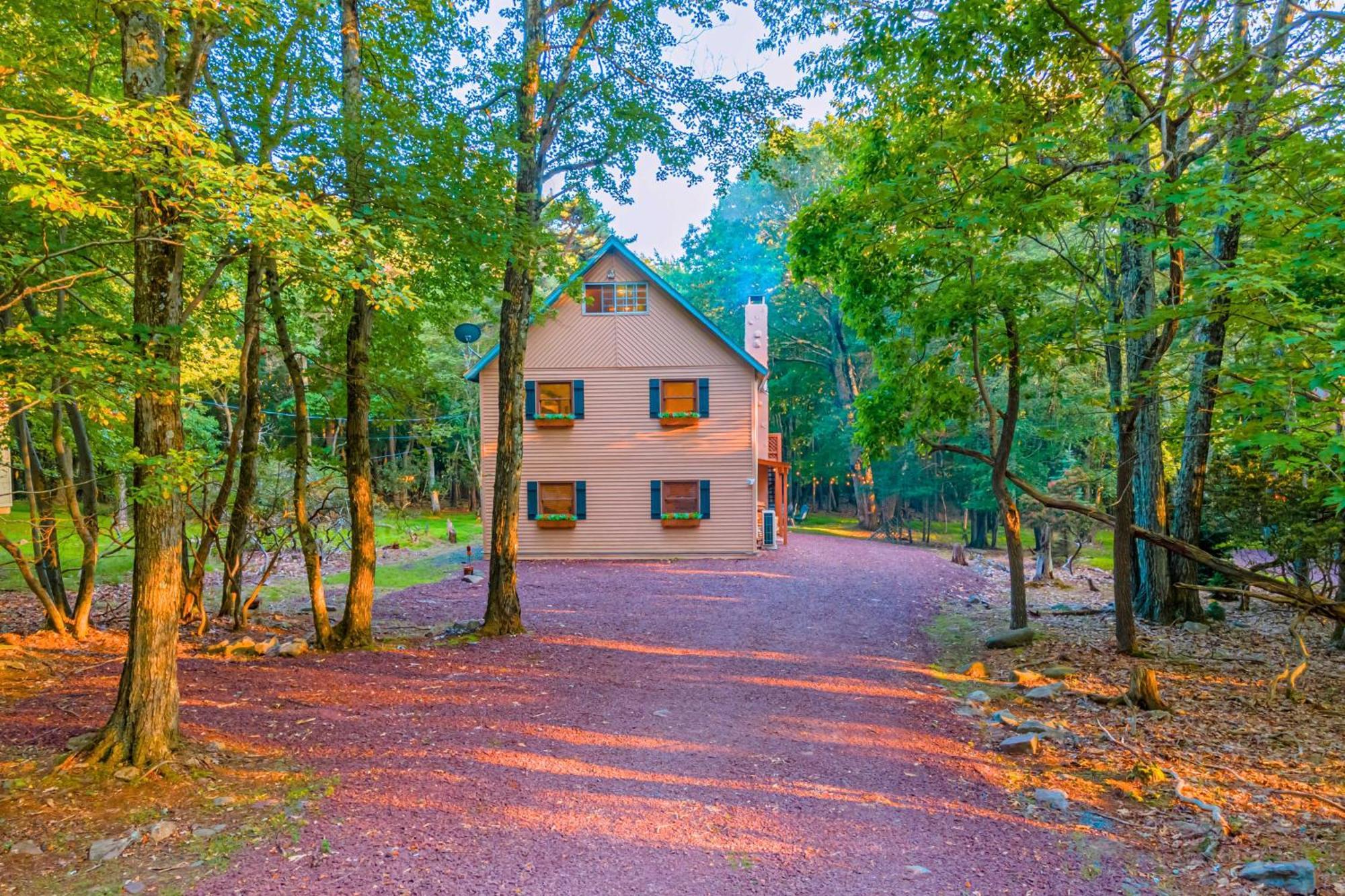 Poconos Ski Retreat With Sauna, Hot Tub, And Game Room Lake Harmony Exterior photo