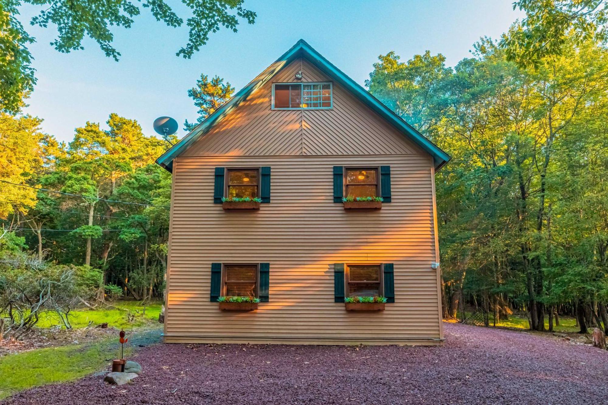 Poconos Ski Retreat With Sauna, Hot Tub, And Game Room Lake Harmony Exterior photo