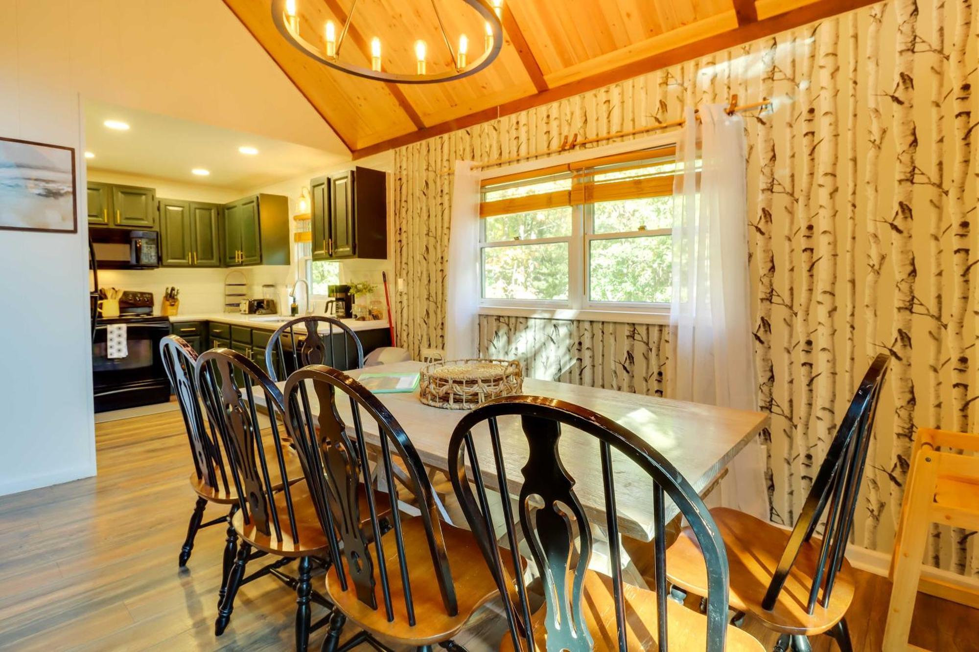Poconos Ski Retreat With Sauna, Hot Tub, And Game Room Lake Harmony Exterior photo